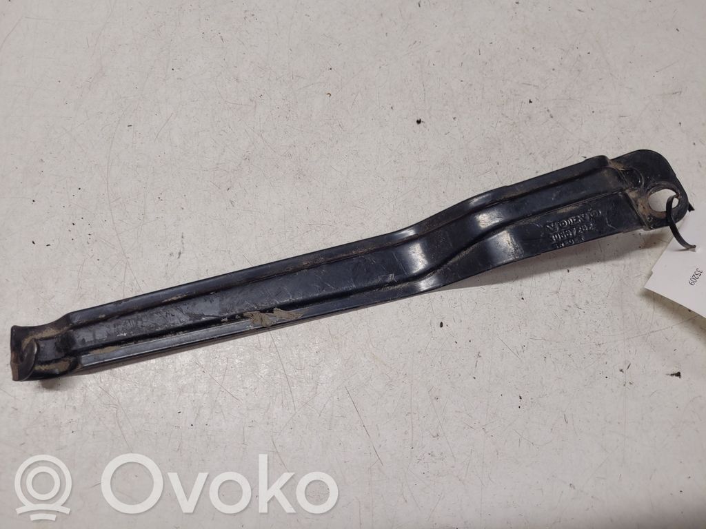 Volvo V70 Akumuliatoriaus laikiklis 