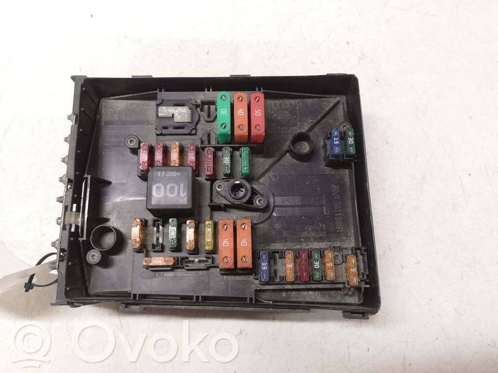 Volkswagen Caddy Saugiklių blokas 