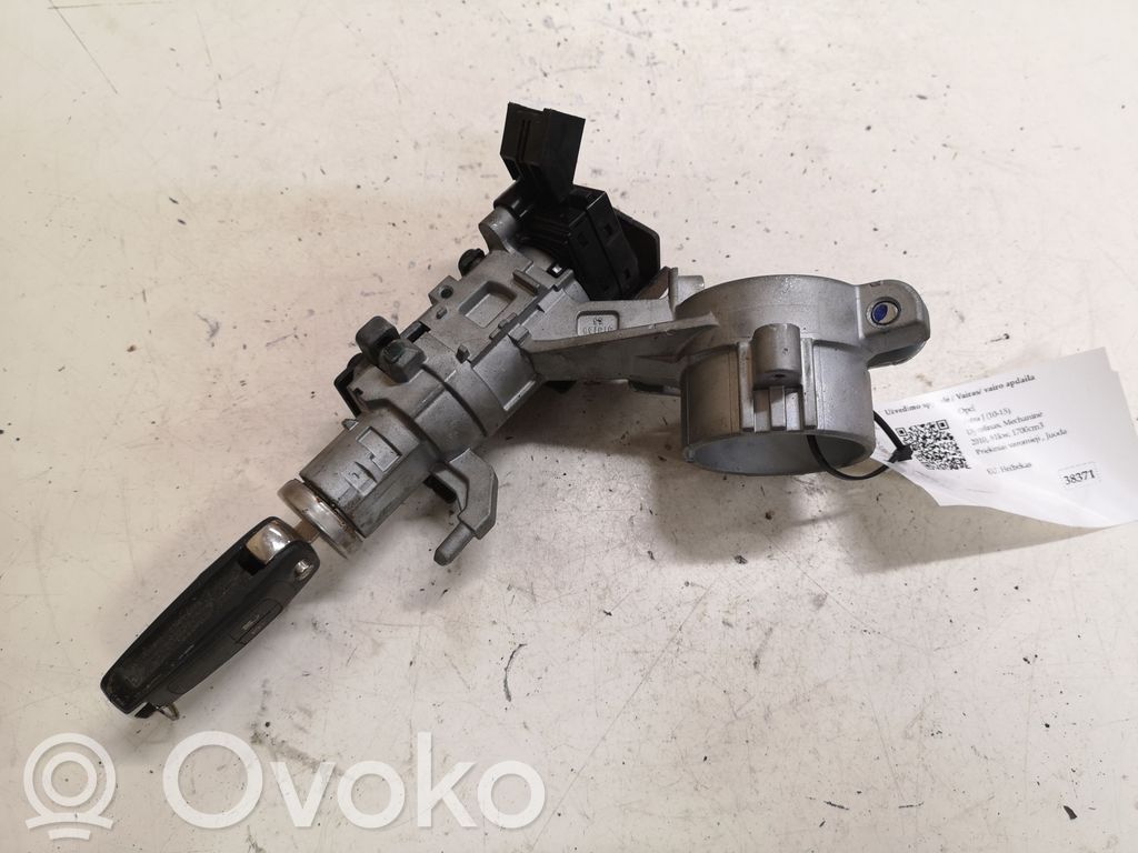 Opel Astra J Užvedimo spynelė 