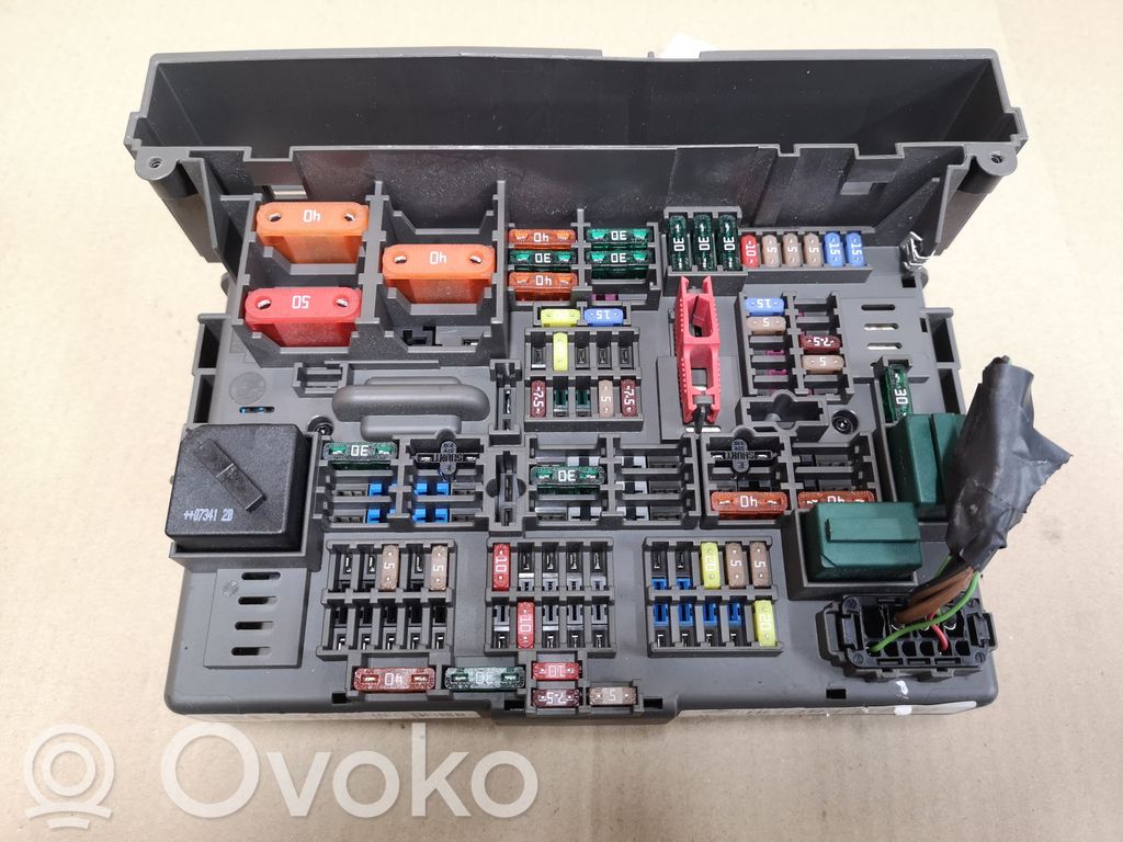 BMW 1 E81 E87 Module de fusibles 