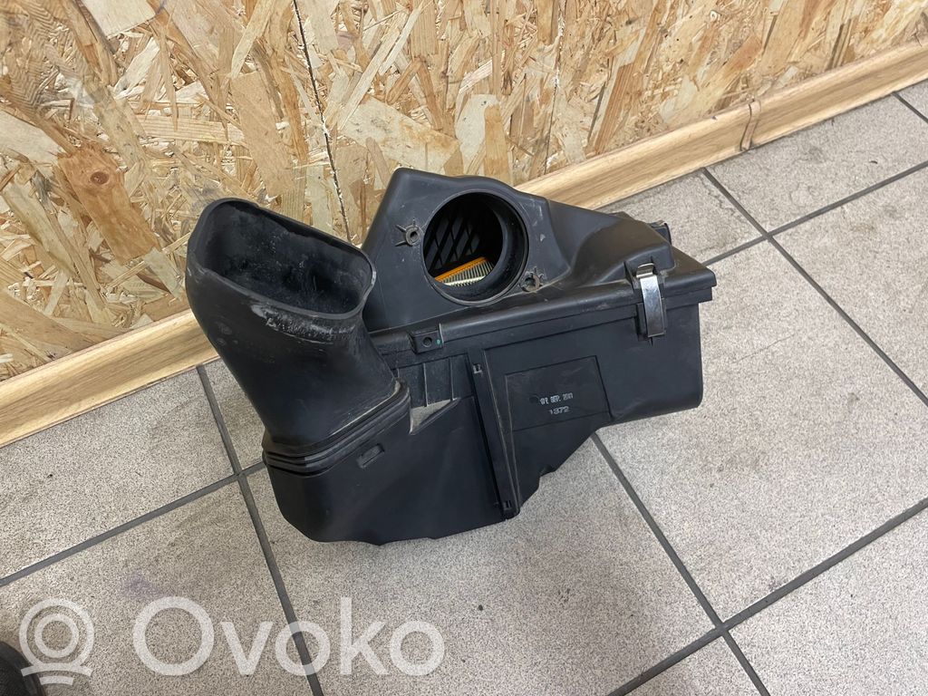 BMW 3 E90 E91 Air filter box 