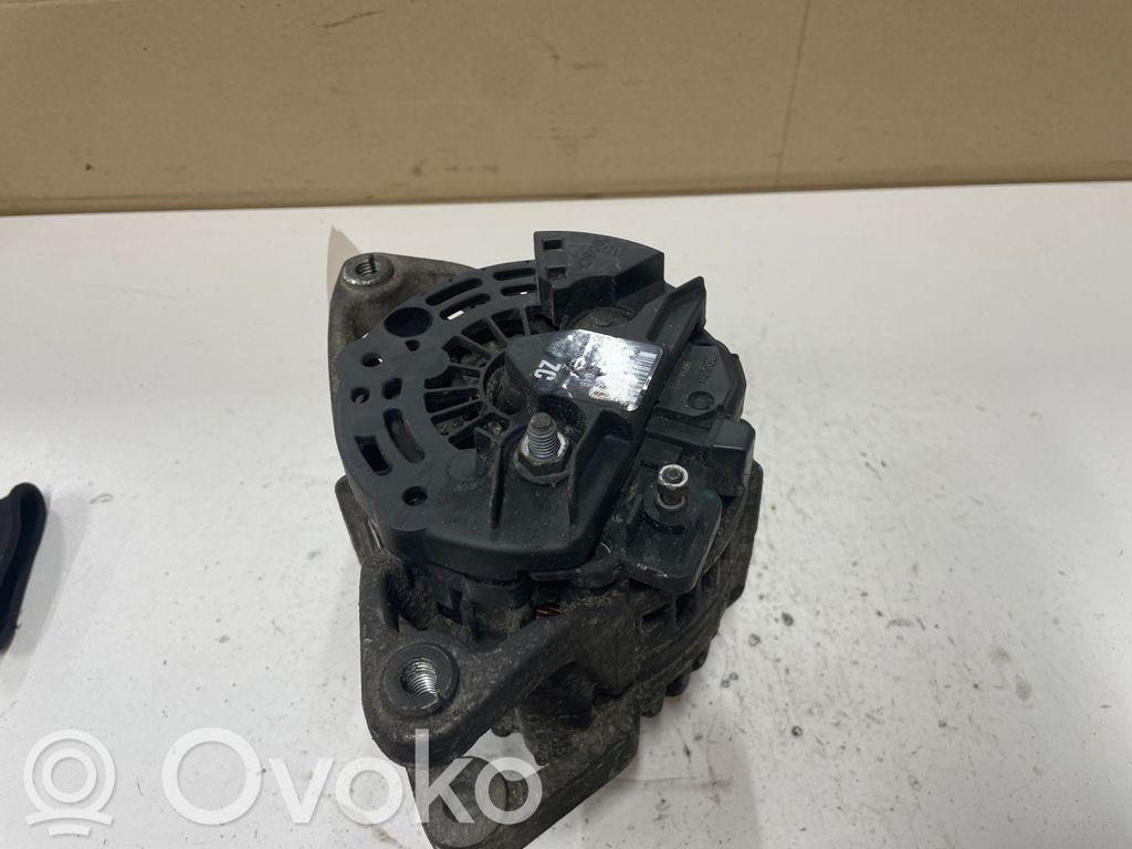 Opel Astra H Alternador 