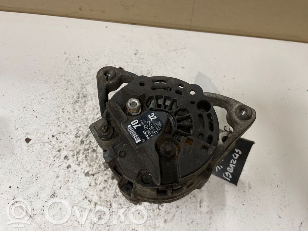 Opel Corsa D Alternador 
