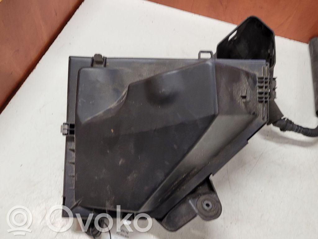 BMW 3 E90 E91 Air filter box 
