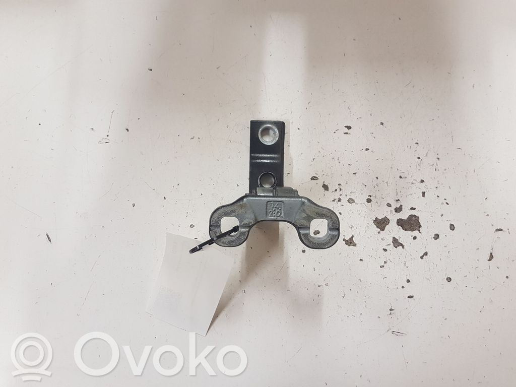 Volvo V40 Front door upper hinge 