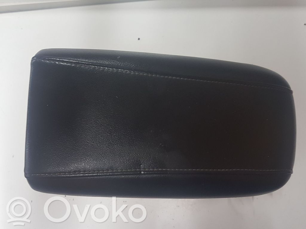 Volvo V40 Подлокотник 
