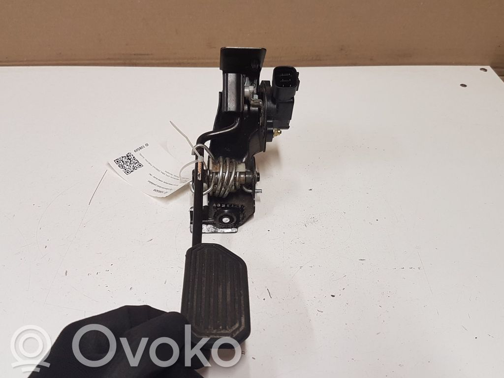 Toyota Previa (XR30, XR40) II Accelerator throttle pedal 