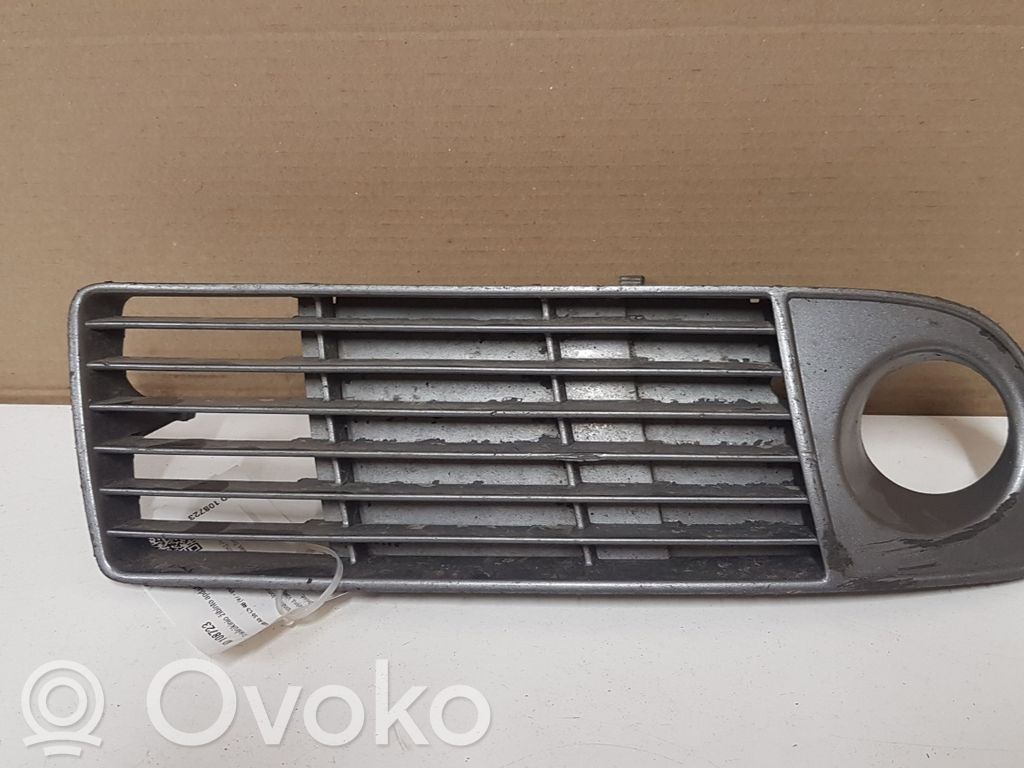 Audi A6 S6 C5 4B Pretmiglas luktura dekoratīvais režģis 