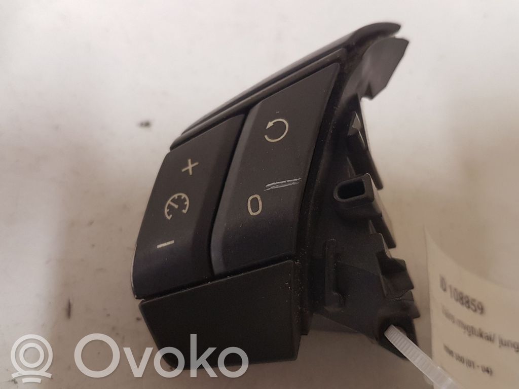 Volvo S60 Steering wheel buttons/switches 