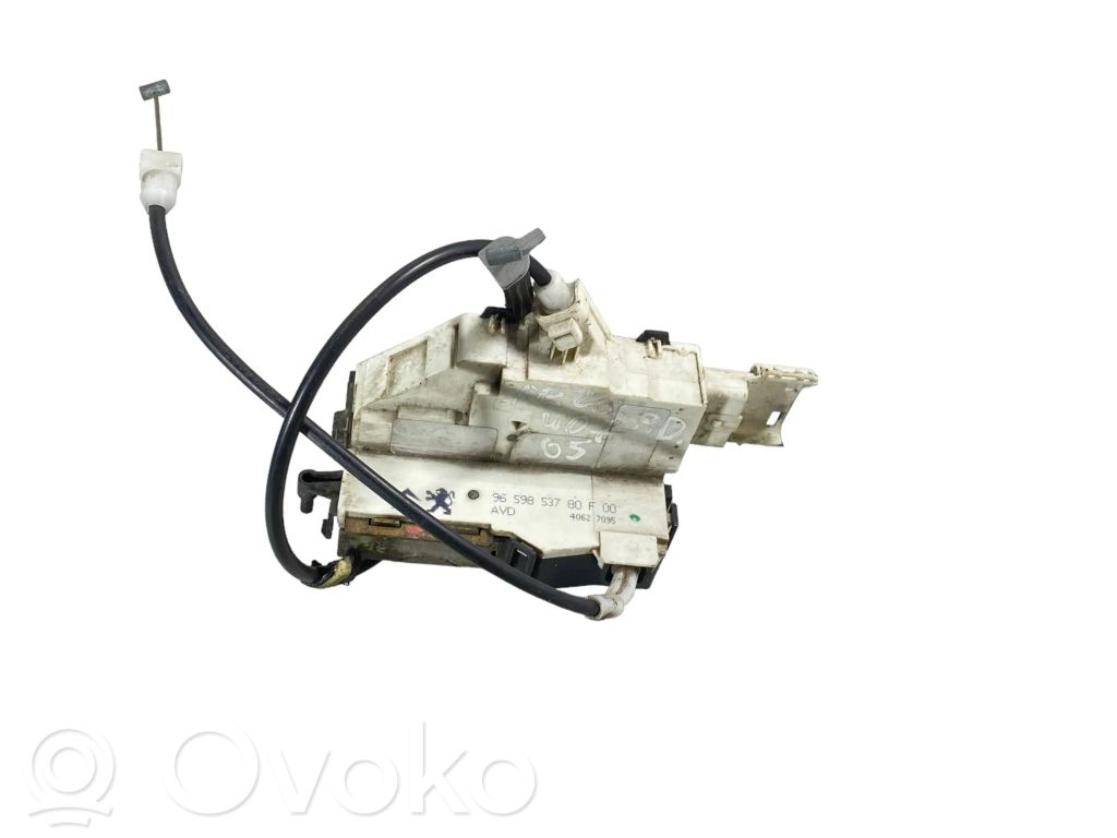 Peugeot 407 Priekšpusē slēdzene 