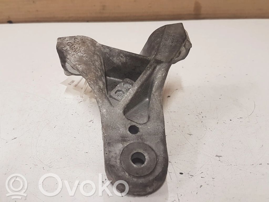 Jaguar XF X250 Engine mounting bracket 