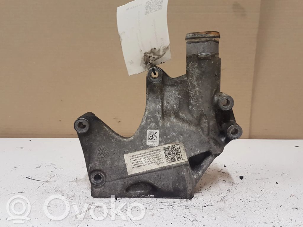 Jeep Compass Engine mounting bracket 
