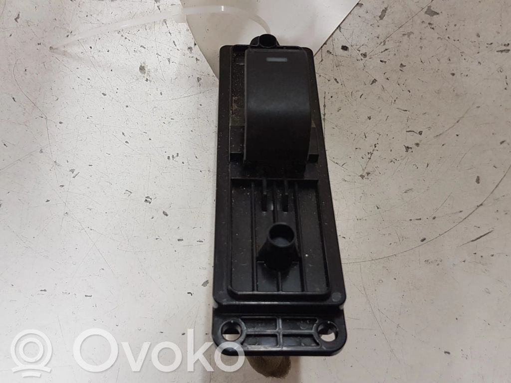 Electric window control switch   5AA867EA04