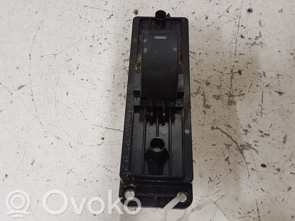 Interrupteur commade lève-vitre   5AA868EA04
