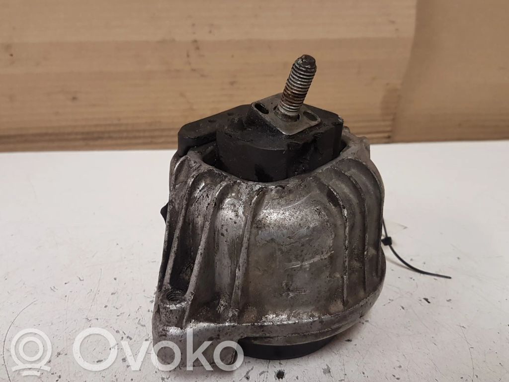 Moottorin kiinnikekorvake   13981112