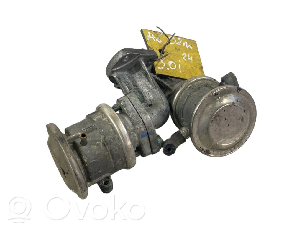 Audi A6 S6 C5 4B Soupape vanne EGR