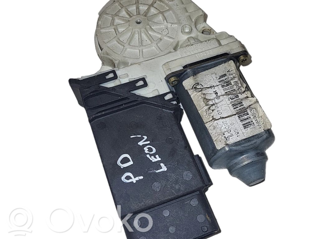 Seat Leon (1M) Silnik regulatora szyby drzwi przednich 