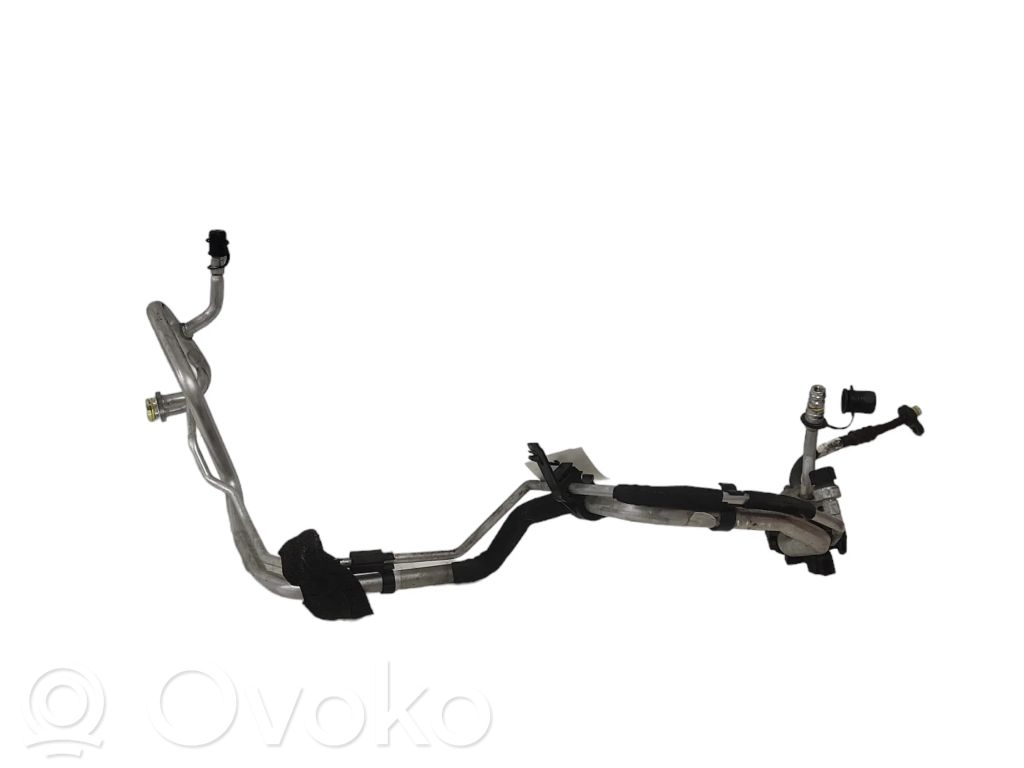 Ilmastointilaitteen putki (A/C)   6G9N19D738,31267980
