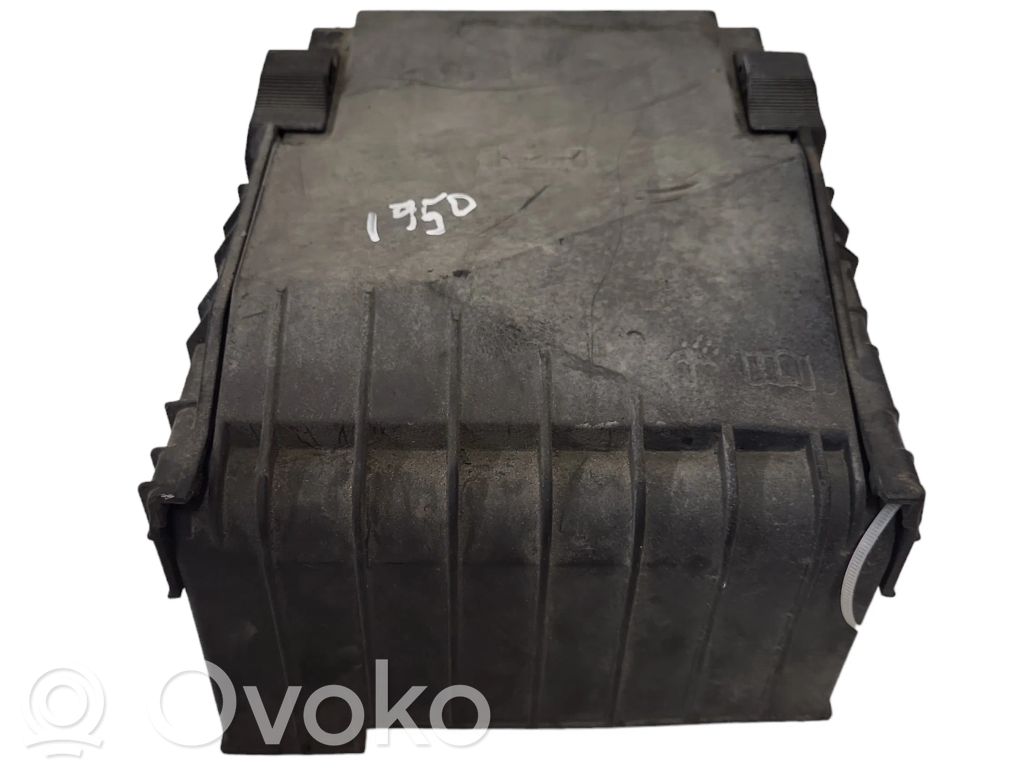 Volkswagen PASSAT B6 Coperchio scatola dei fusibili