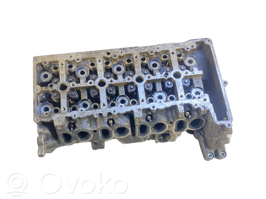 BMW 1 E81 E87 Engine head 