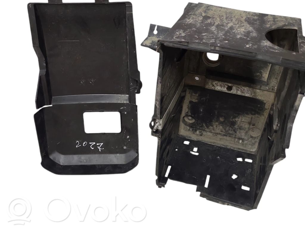 Volvo V50 Support boîte de batterie 
