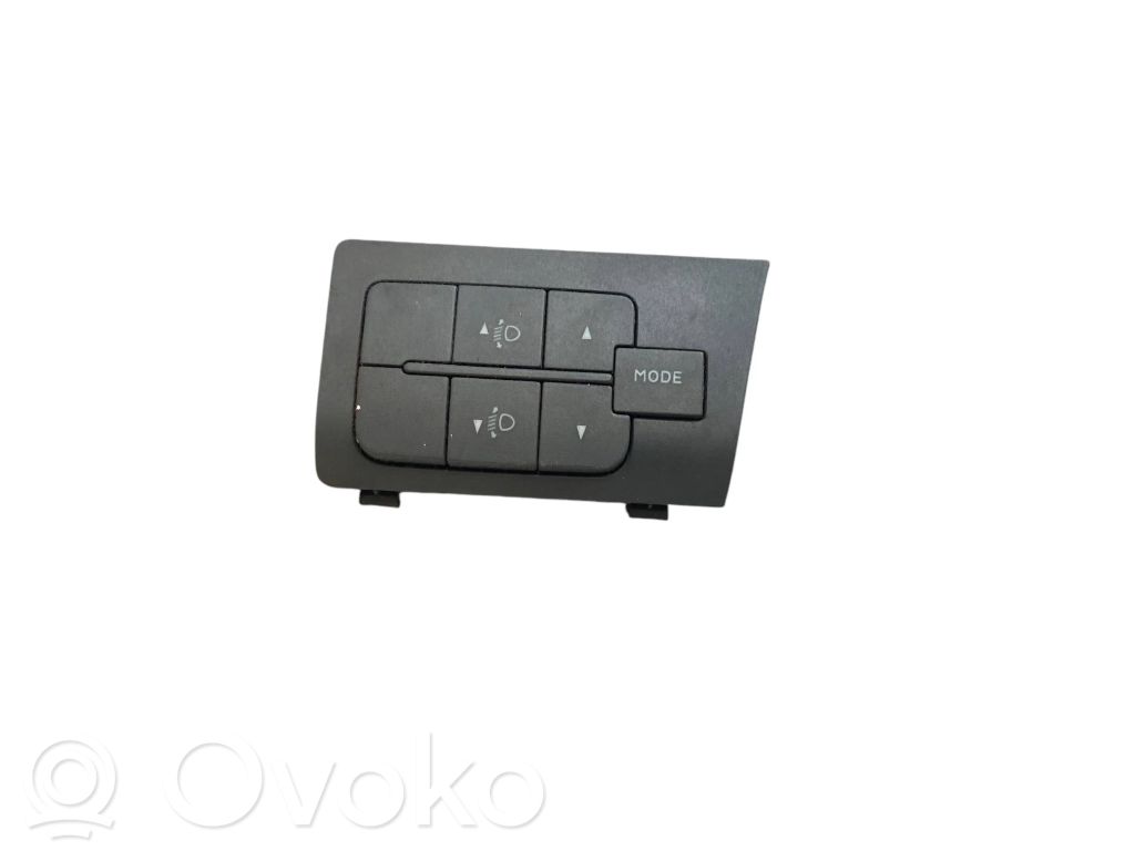 Bouton commande réglage hauteur de phares   B569