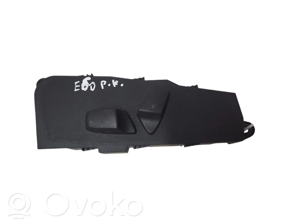 Seat control switch   696185701