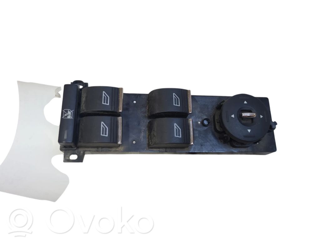 Interrupteur commade lève-vitre   3S003188100