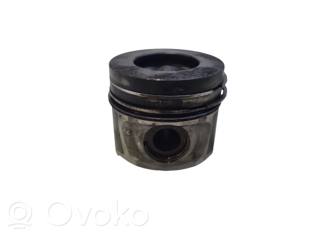 Opel Antara Piston