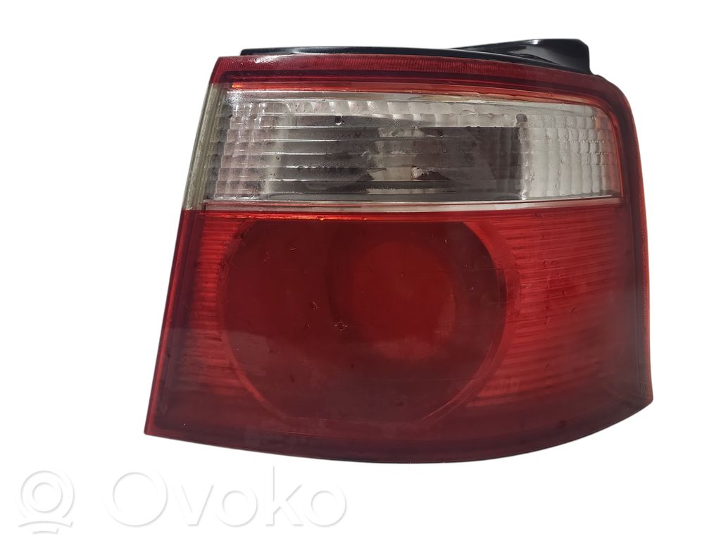 KIA Carens II Lampa tylna 