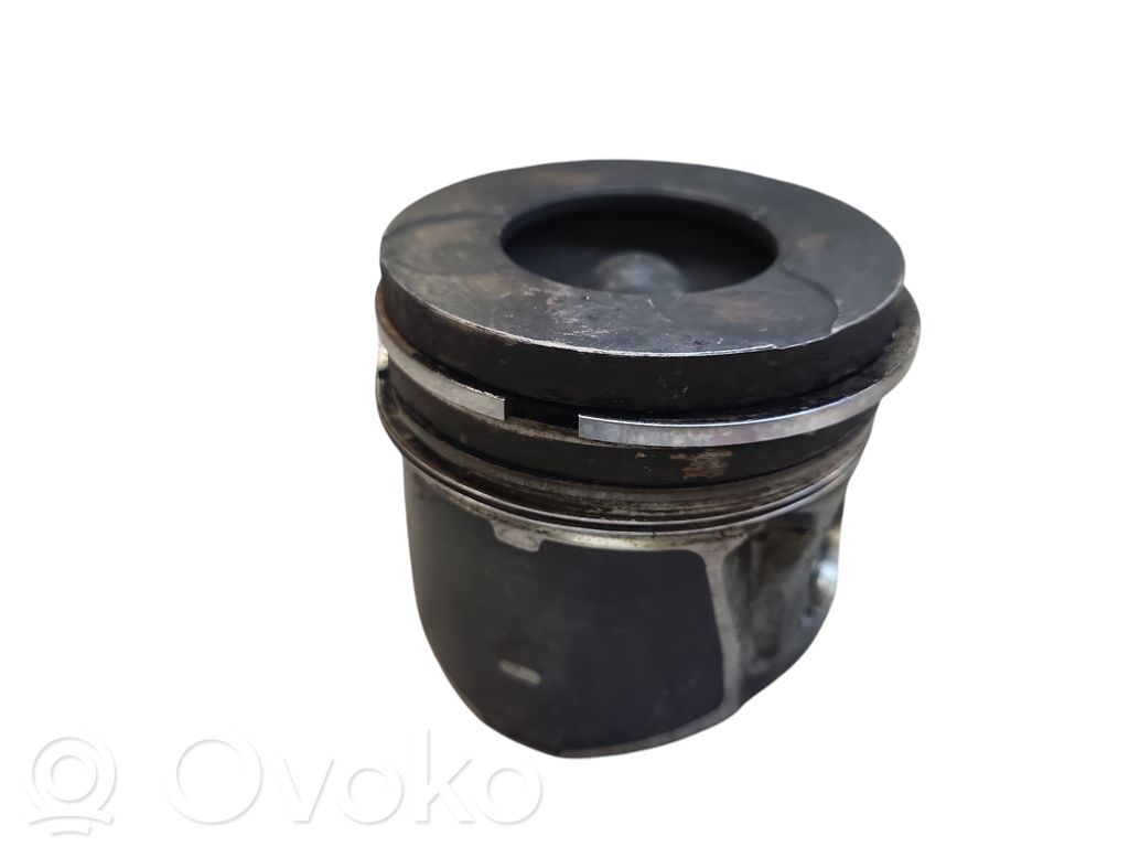 Piston