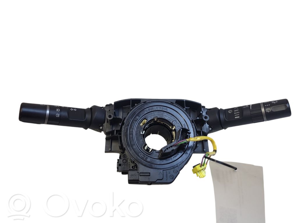 Commodo, commande essuie-glace/phare   D65166CS0,GS1R66120A6H