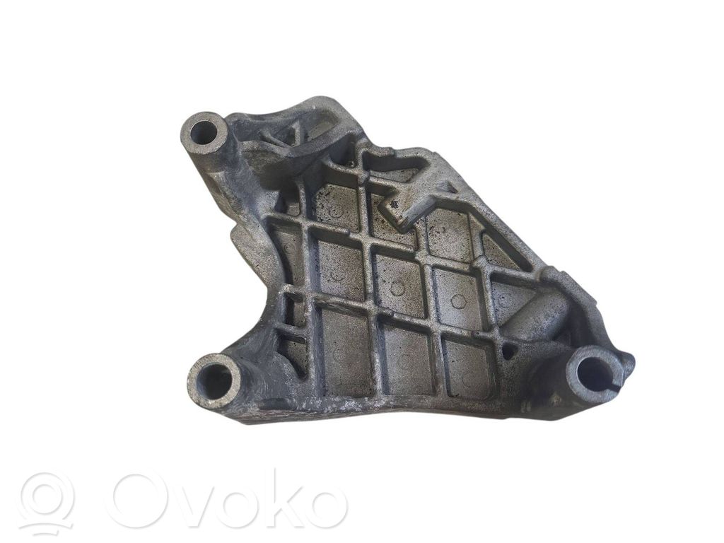 Opel Ampera Engine mounting bracket 