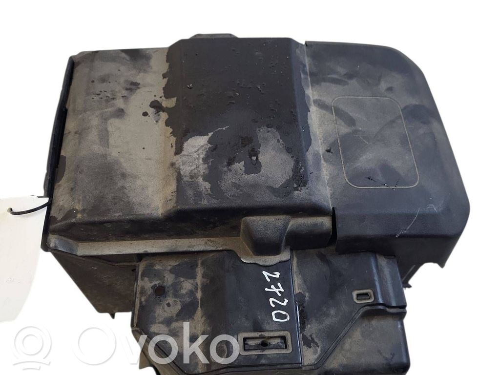 Ford Focus C-MAX Akkulaatikon alusta 