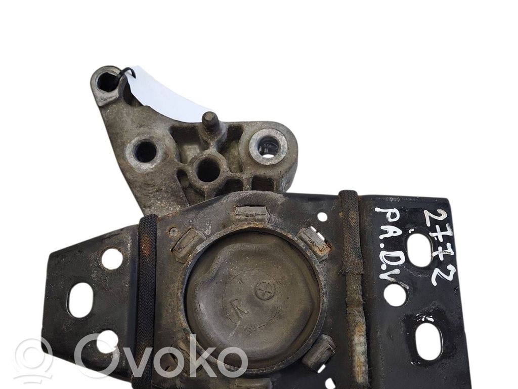 Renault Laguna III Engine mount bracket 