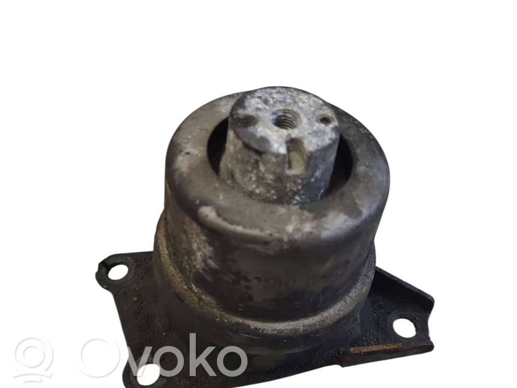 Engine mount bracket   V05006,7H0199256