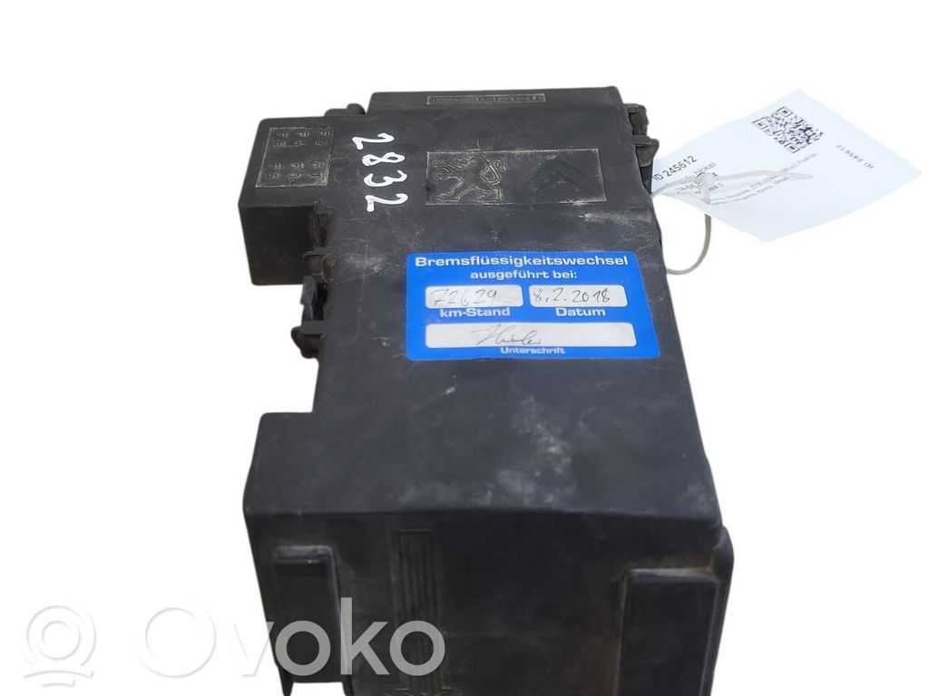 Peugeot 5008 Fuse module 