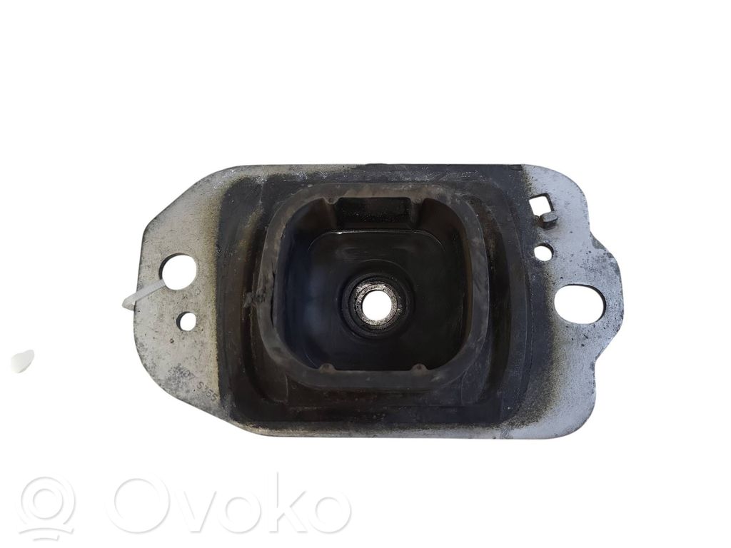 Engine mount bracket   8200689120,8200277209