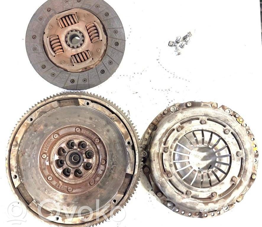 Subaru Outback Sankabos komplektas 
