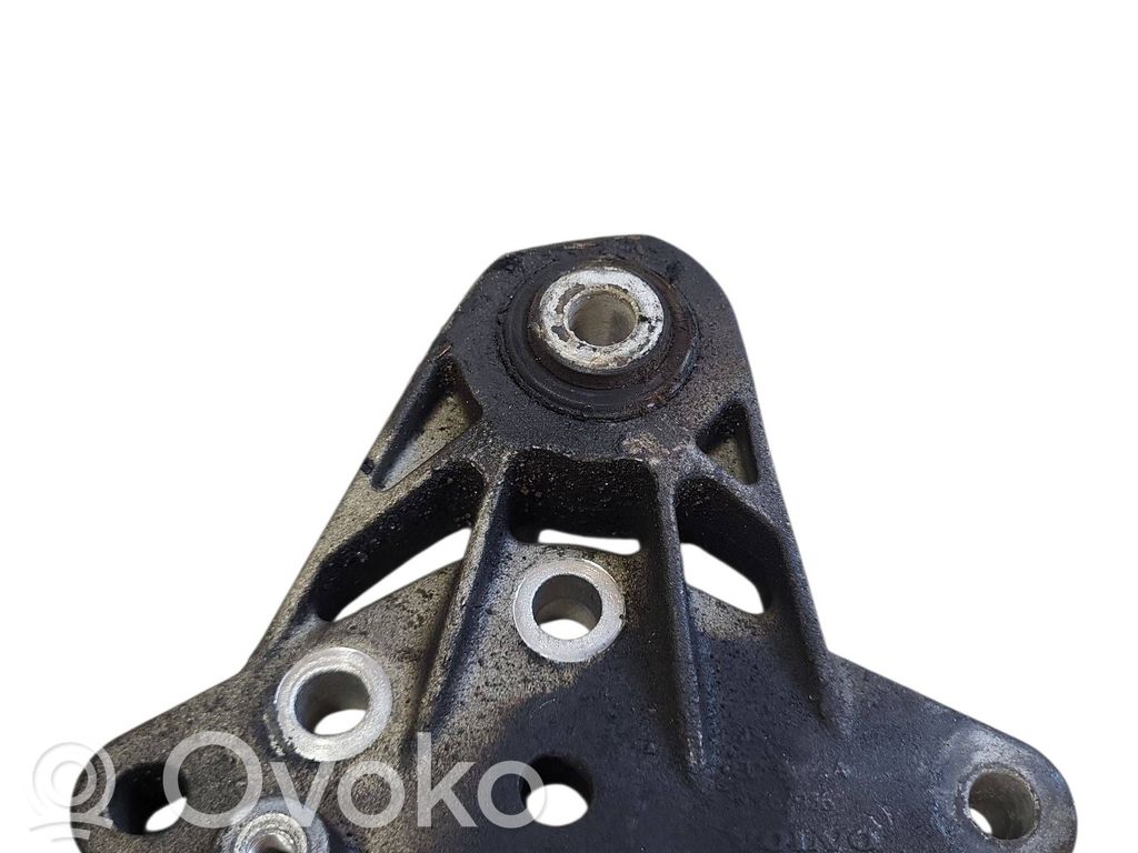 Volvo V70 Suport motor 