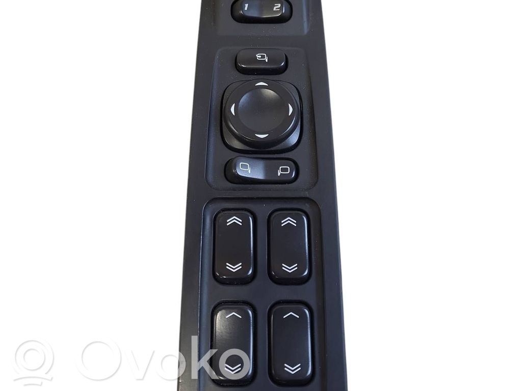 Cadillac CTS Electric window control switch 