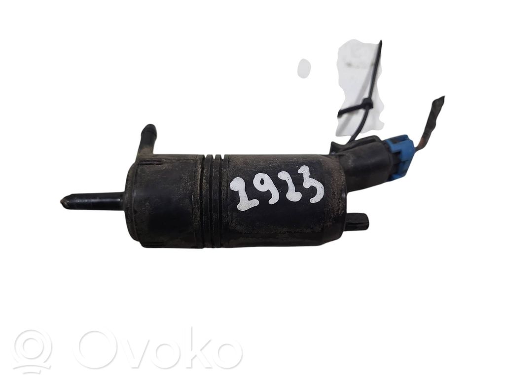 Cadillac CTS Windscreen/windshield washer pump 
