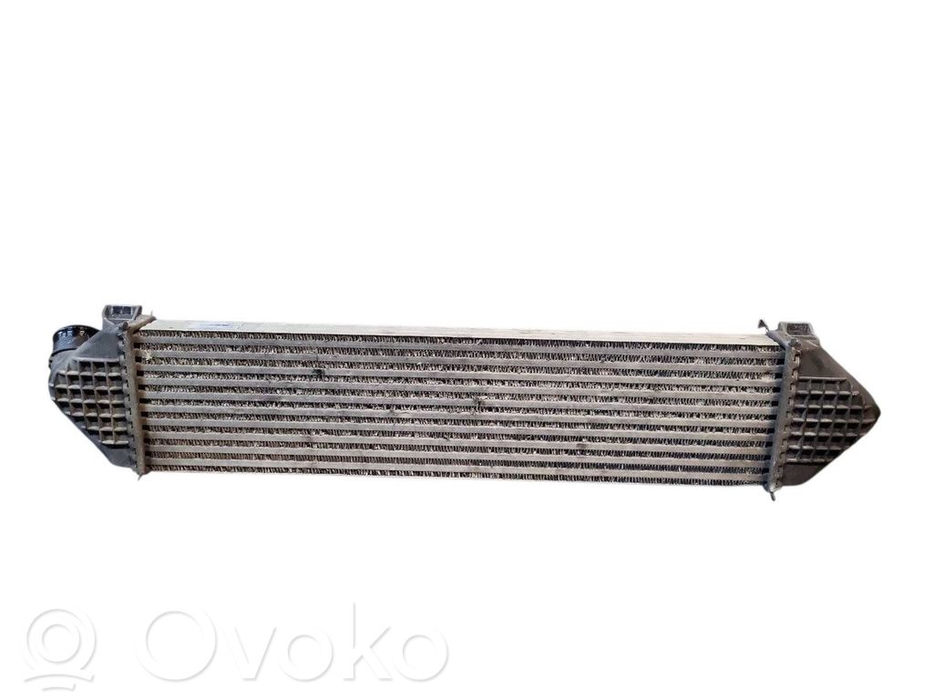 Volvo V40 Välijäähdyttimen jäähdytin 