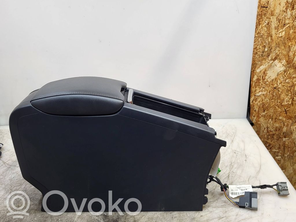 Volvo V60 Keskikonsoli 