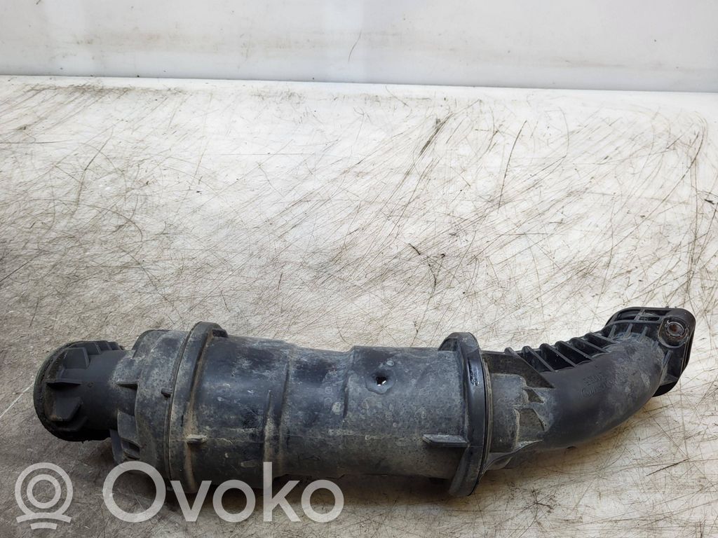 Volvo V60 Turboahtimen ilmanoton letku 