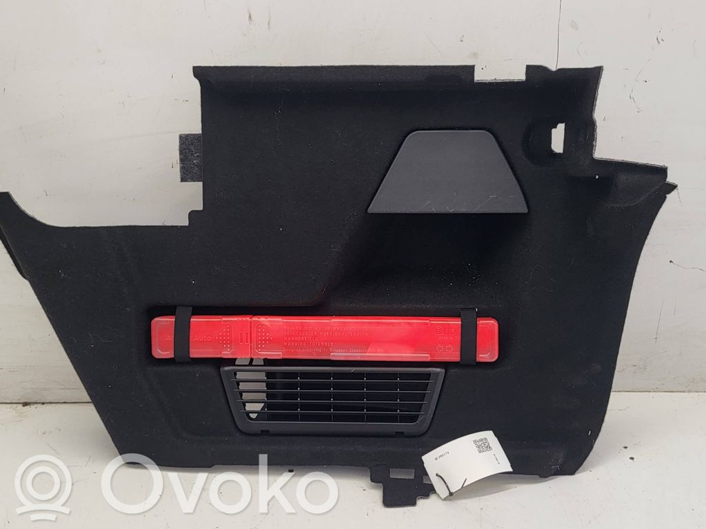 Citroen C4 III e-C4 Boczek / Tapicerka / bagażnika