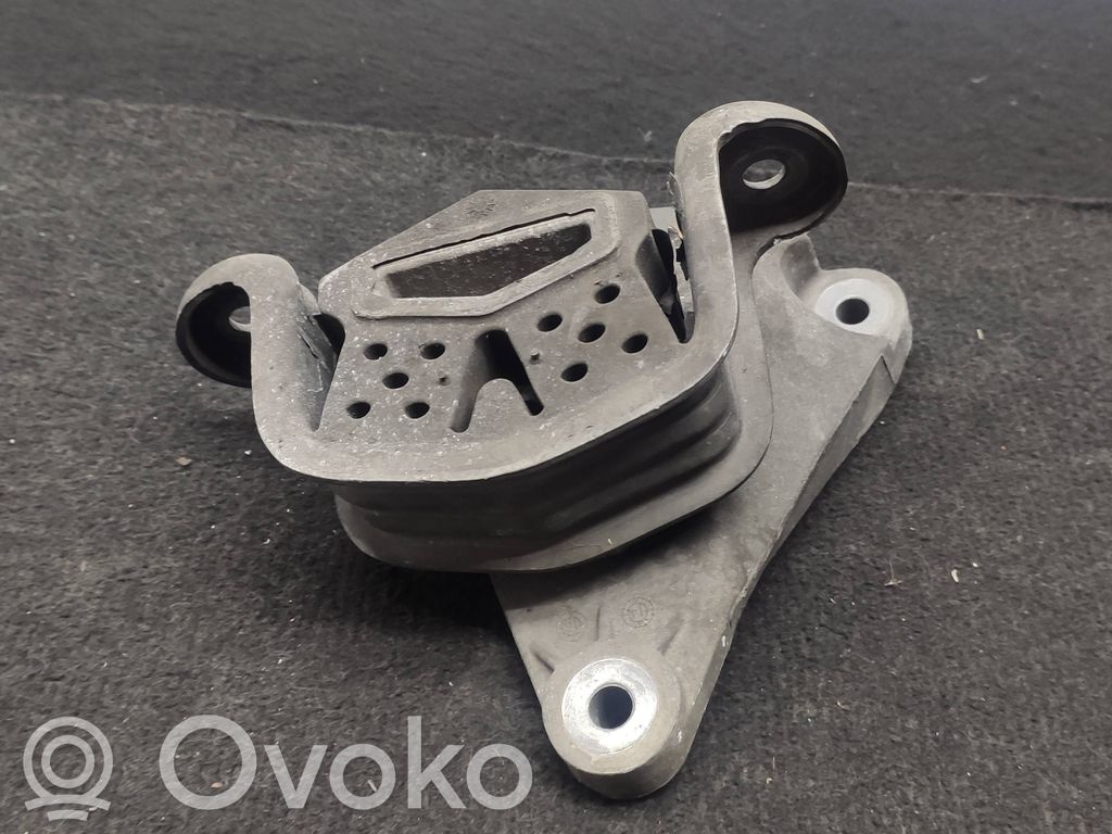 Volkswagen Transporter - Caravelle T5 Engine mount bracket 