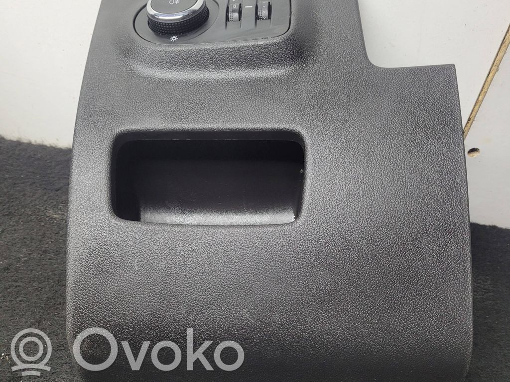 Opel Corsa E Panelės apdailos skydas (apatinis) 