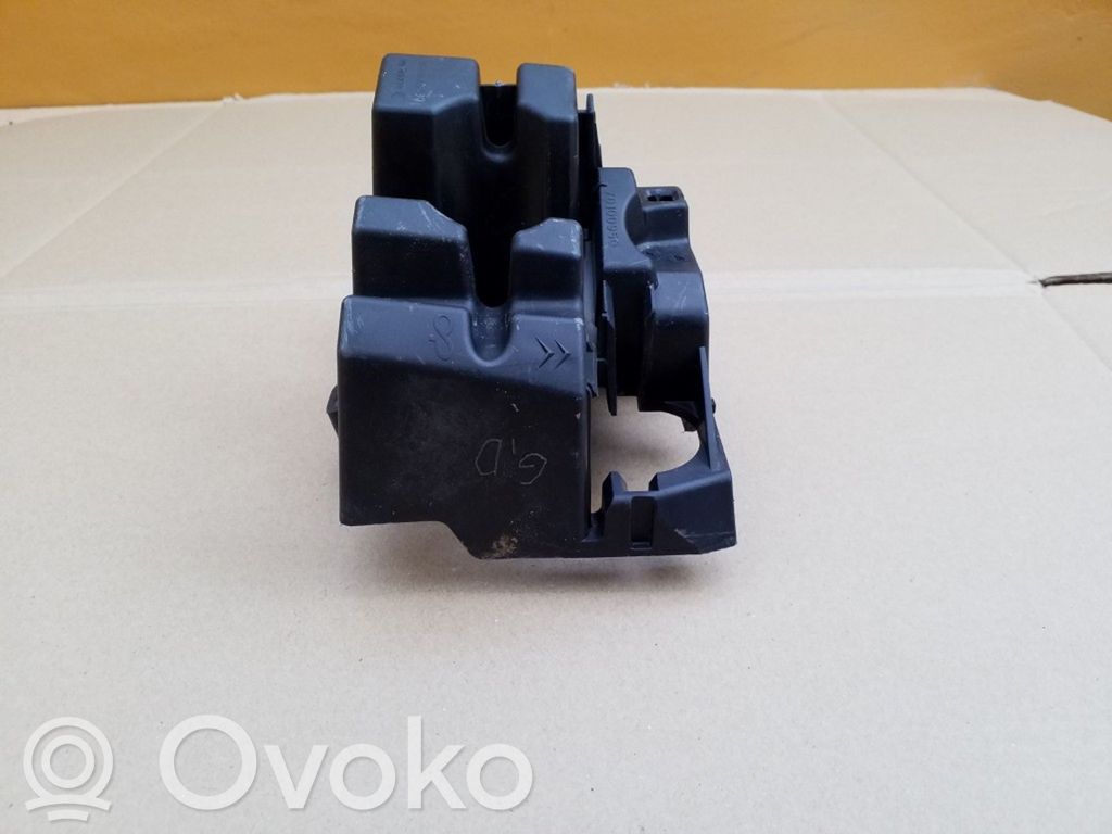 Rear bumper mounting bracket   70100950,9681048380