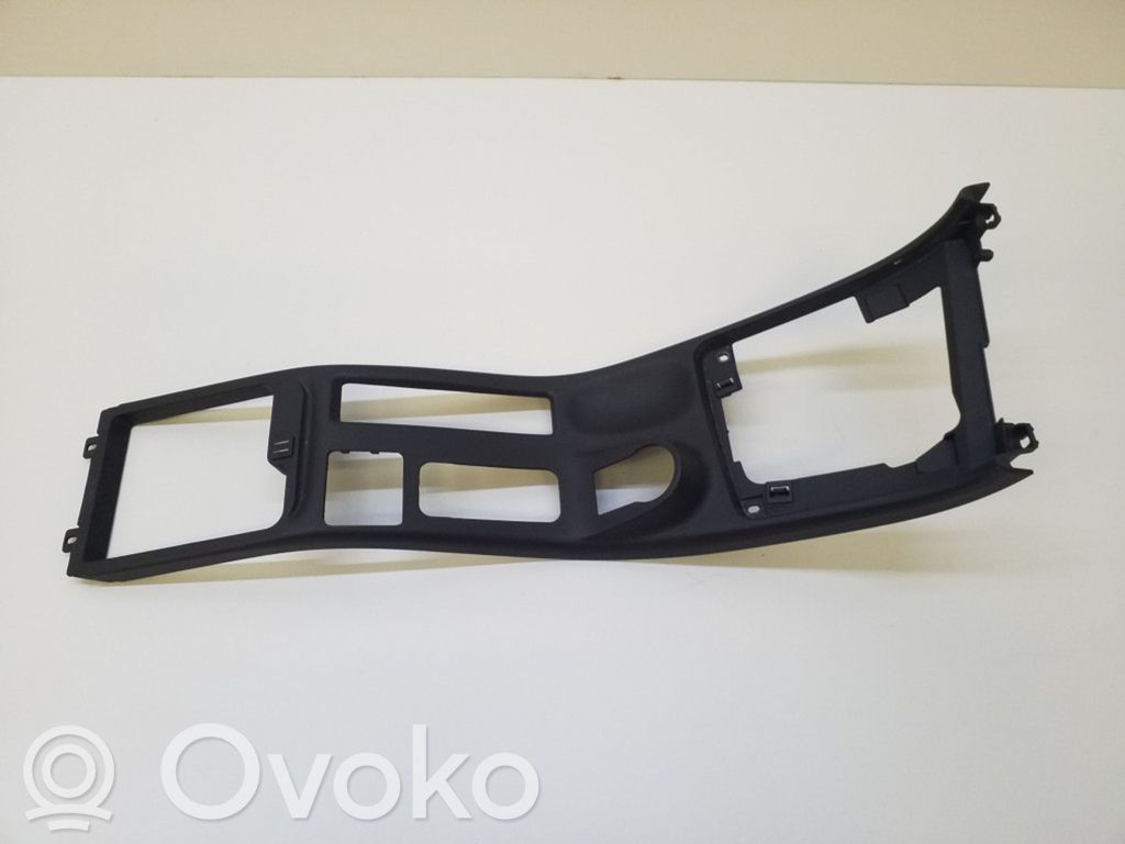 Volkswagen Touareg I Center console 